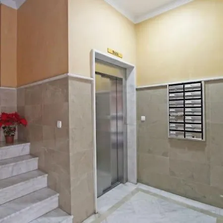 Apartment Clasica: Amigos Y Familia. Parking Gratis! Seville