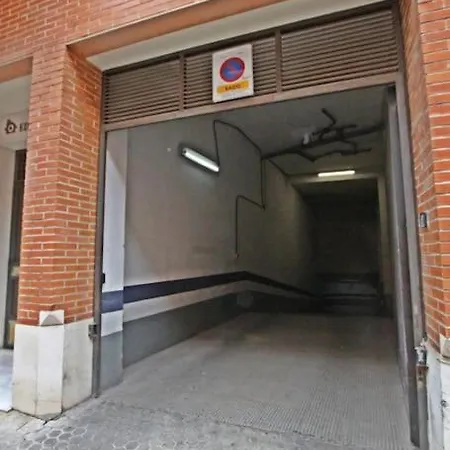 Apartment Clasica: Amigos Y Familia. Parking Gratis! *